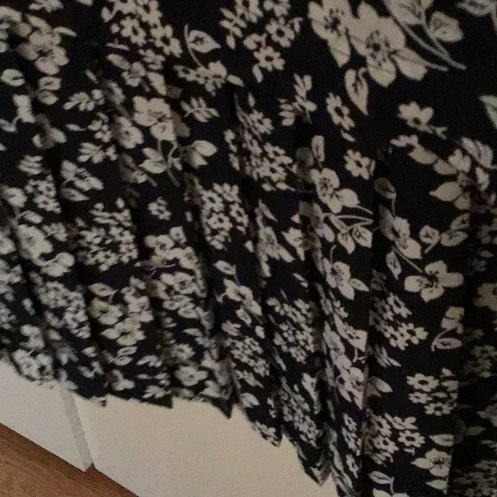 Dress - Picture 2 of 5